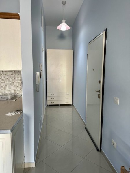 Tirane, jepet me qera garsonier 1+1 Kati 3, 50 m² 350 € (Mine Peza)