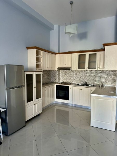 Tirane, jepet me qera garsonier 1+1 Kati 3, 50 m² 350 € (Mine Peza)