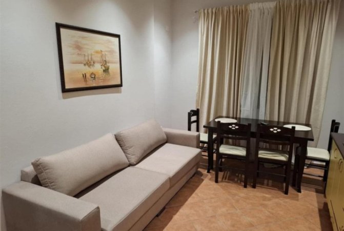 Tirane, jap me qera apartament 1+1+Ballkon Kati 3, 64 m² 400 € (kinostudio)