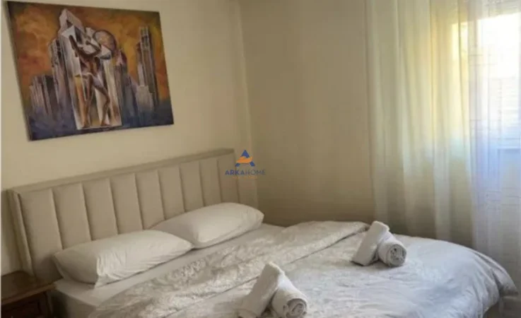 Tirane, jepet me qera apartament 1+1 , 67 m² 500 € (RRUGA THANAS ZIKO,PAZARI I RI)