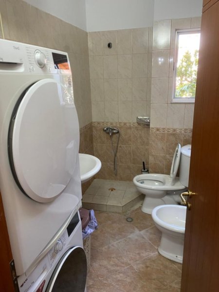 🏠JEPET ME QERA SUPER APARTAMENT 2+1 TEK MATERNITETI I RI , BRRYL  500 €uro