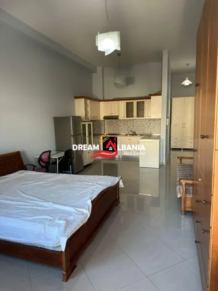 Tirane, jepet me qera garsonier te Mine Peza Kati 7, 60 m² 400 € (prane prokurorise)