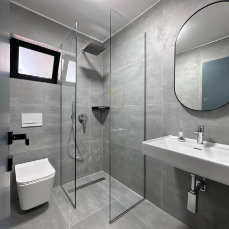 Tirane, shitet apartament 2+1+Ballkon Kati 5, 108 m² 268.000 € (Rr. Mine Peza)