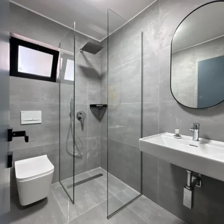 Tirane, shitet apartament 2+1+Ballkon Kati 5, 108 m² 268.000 € (Rr. Mine Peza)