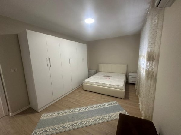 Tirane, jepet me qera apartament Kati 2, 100 m² 600 € 