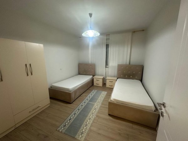 Tirane, jepet me qera apartament Kati 2, 100 m² 600 € 