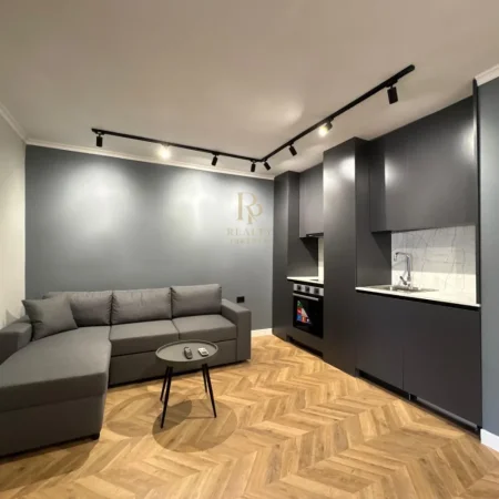 Tirane, shitet apartament 2+1+Ballkon Kati 5, 108 m² 268.000 € (Rr. Mine Peza)