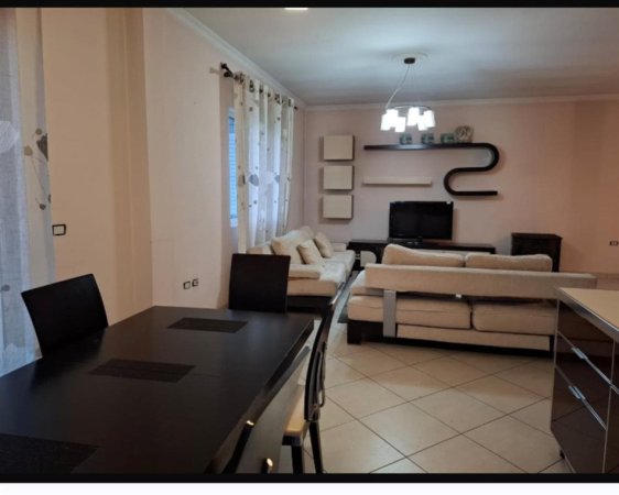 Tirane, jepet me qera Vile 3+1 Kati 2, 152 m² 620 € (rruga Qemal Butka,)