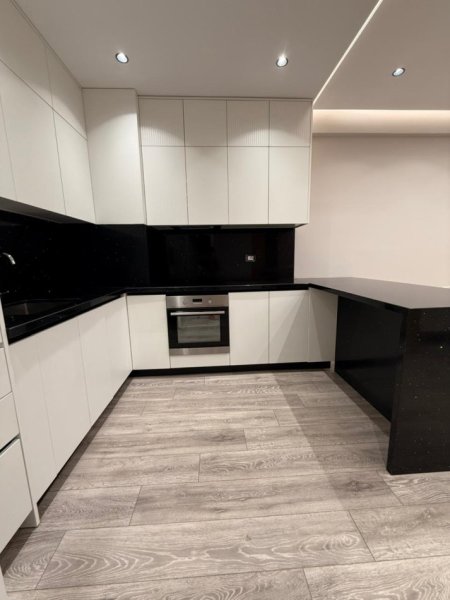 Tirane, jepet me qera apartament 1+1+Ballkon Kati 1, 70 m² 600 € (Astir)