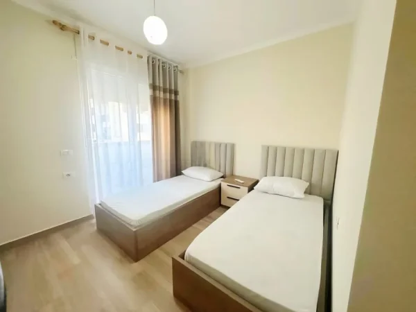 Tirane, jepet me qera apartament 2+1+Ballkon Kati 8, 100 m² 650 € (Don Bosko)