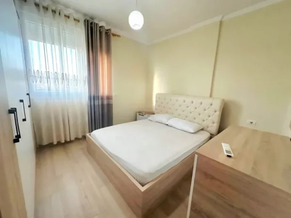 Tirane, jepet me qera apartament 2+1+Ballkon Kati 8, 100 m² 650 € (Don Bosko)