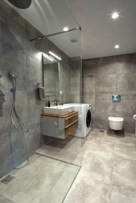 Tirane, jepet me qera apartament 3+1+Ballkon Kati 3, 145 m² 1.800 € (liqeni i thate)