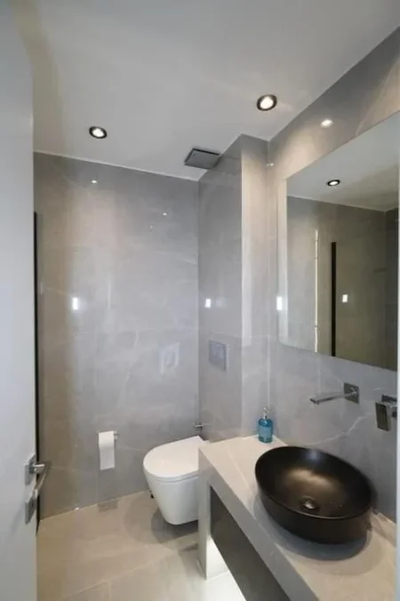 Tirane, jepet me qera apartament 3+1+Ballkon Kati 3, 145 m² 1.800 € (liqeni i thate)