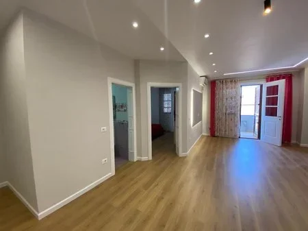 Tirane, shitet apartament 1+1+Ballkon Kati 1, 78 m² 140.000 € (Kodra e Diellit)