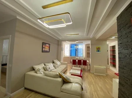 Tirane, shitet apartament 1+1+Ballkon Kati 1, 78 m² 140.000 € (Kodra e Diellit)