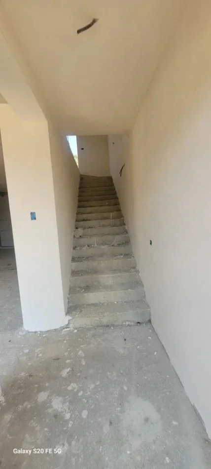 Tirane, shitet apartament , 202 m² 520.000 € 