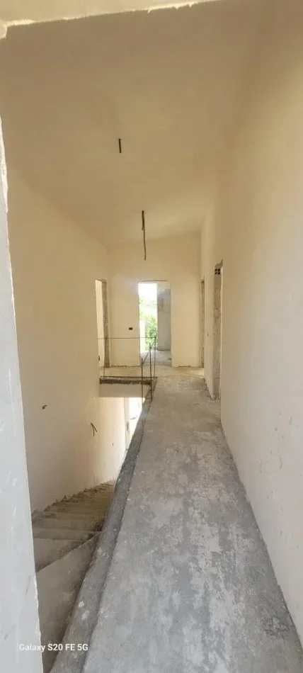 Tirane, shitet apartament , 202 m² 520.000 € 