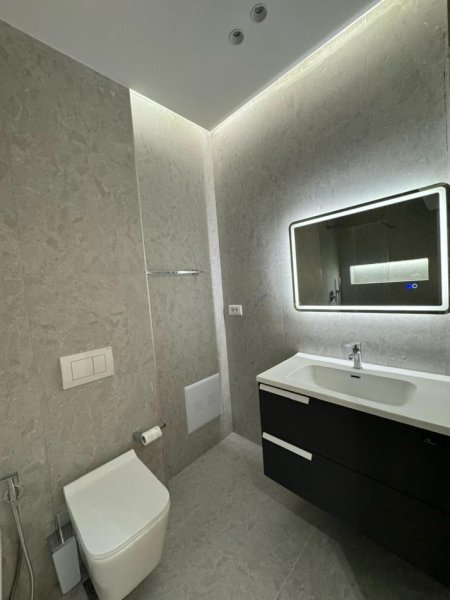 Tirane, jepet me qera apartament 2+1+Ballkon Kati 4, 110 m² 1.200 € 