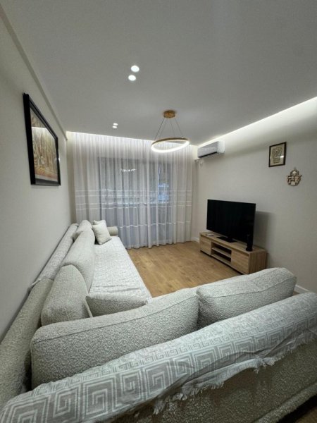 Tirane, jepet me qera apartament 2+1+Ballkon Kati 4, 110 m² 1.200 € 