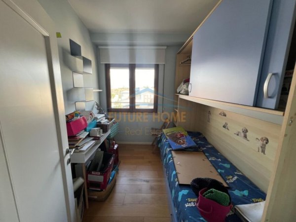 Tirane, jepet me qera apartament duplex 3+1 Kati 1, 108 m² 800 €