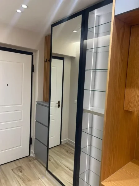 Tirane, jepet me qera apartament 1+1+Ballkon Kati 5, 60 m² 650 € (rruga e dibres)