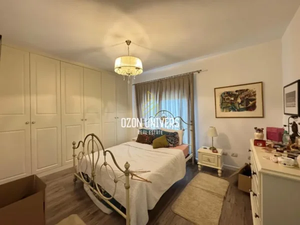 Tirane, jepet me qera apartament 2+1+Ballkon Kati 1, 120 m² 700 € (Rruga Peti, Liqeni i Thatë)