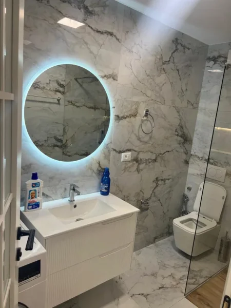 Tirane, jepet me qera apartament 1+1+Ballkon Kati 5, 60 m² 650 € (rruga e dibres)