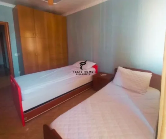 Tirane, jepet me qera apartament 2+1 Kati 4, 105 m² 700 € (RRUGA BARRIKADAVE)