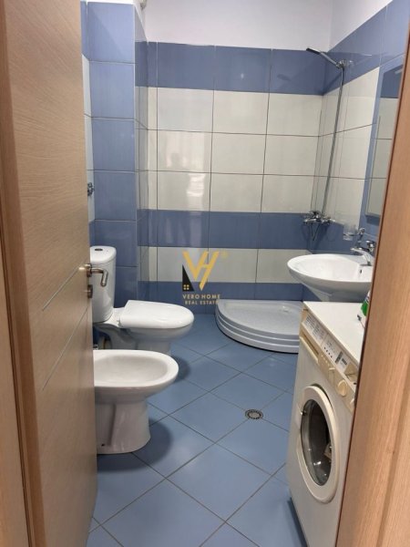 Tirane, jepet me qera apartament 2+1+Ballkon Kati 6, 95 m² 600 € (RRUGA KONGRESI I MANASTIRIT)