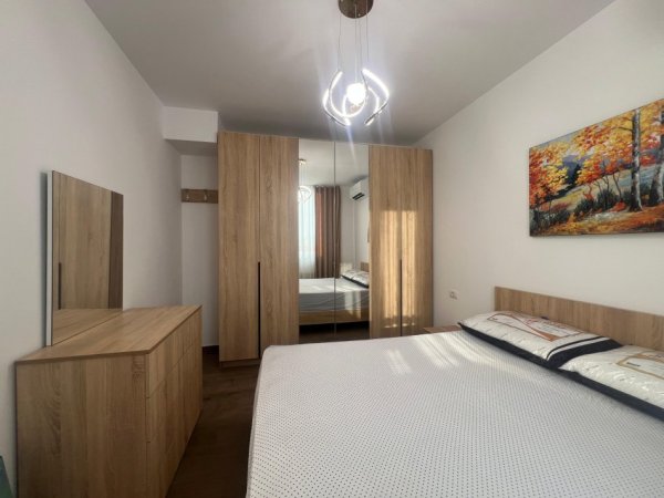 Tirane, jepet me qera apartament 1+1 Kati 9, 40 m² 500 € (Sheshi Willson)