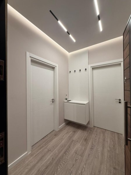 Tirane, jepet me qera apartament 1+1 Kati 1, 70 m² 600 € 