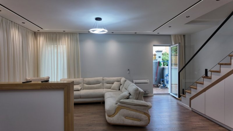 Tirane, jepet me qera Vile 2+1 Kati 2, 190 m² 1.000 € (Rruga Dalip Topi, ID: 530581008-17)