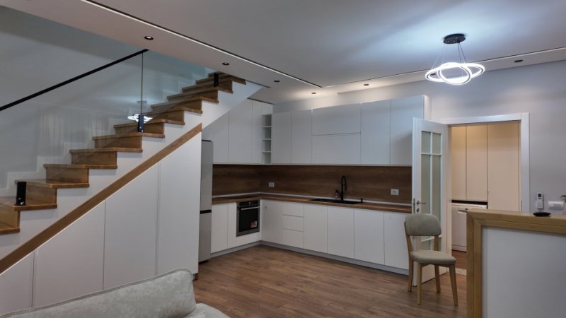 Tirane, jepet me qera Vile 2+1 Kati 2, 190 m² 1.000 € (Rruga Dalip Topi, ID: 530581008-17)