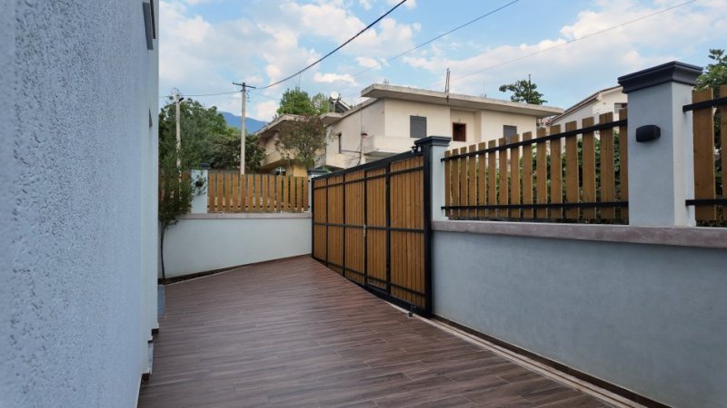 Tirane, jepet me qera Vile 2+1 Kati 2, 190 m² 1.000 € (Rruga Dalip Topi, ID: 530581008-17)