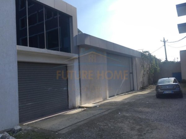 Durres, shitet magazine , 906 m² 1.200.000 € (Shkozet)