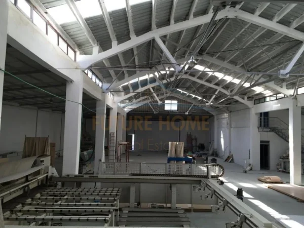 Durres, shitet magazine , 906 m² 1.200.000 € (Shkozet)