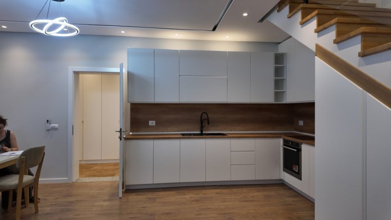 Tirane, jepet me qera Vile 2+1 Kati 2, 190 m² 1.000 € (Rruga Dalip Topi, ID: 530581008-16)