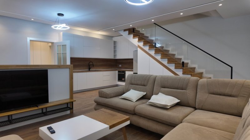 Tirane, jepet me qera Vile 2+1 Kati 2, 190 m² 1.000 € (Rruga Dalip Topi, ID: 530581008-16)