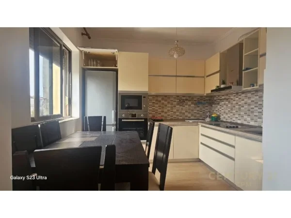 Tirane, shitet apartament 2+1 Kati 4, 64 m² (Rr. Bardhyl)