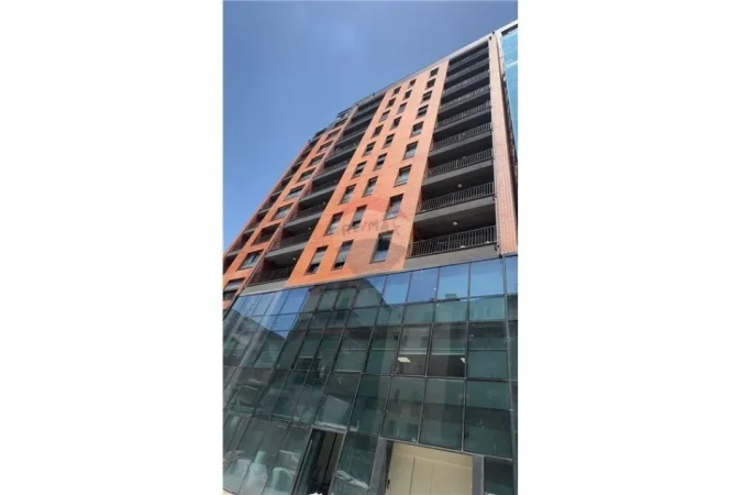 Tirane, jepet me qera zyre , 133 m² 1.700 € 