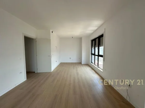 Durres, shitet apartament 3+1+Aneks+Ballkon Kati 8, 122 m² 380.000 € (Komuna e Parisit)