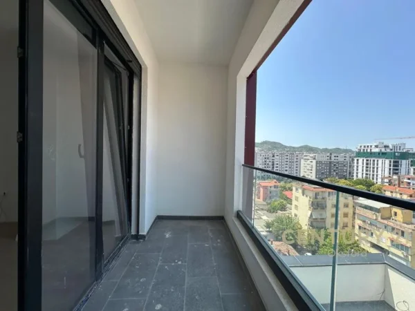 Durres, shitet apartament 3+1+Aneks+Ballkon Kati 8, 122 m² 380.000 € (Komuna e Parisit)