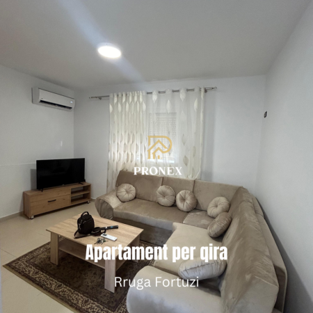 Tirane, jepet me qera apartament 1+1+Ballkon Kati 1, 60 m² 600 € (Rruga Fortuzi)
