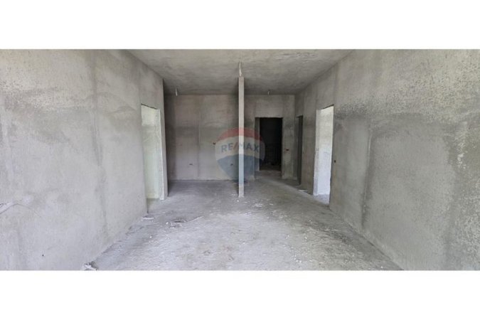 Tirane, shitet apartament 2+1+Ballkon , 114 m² 166.000 € 