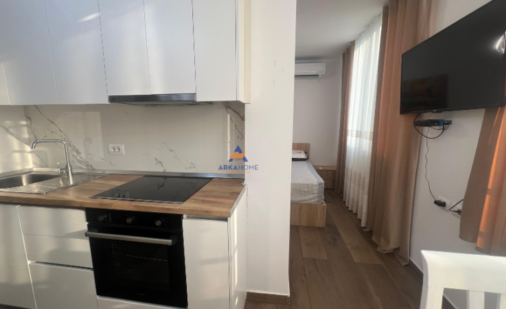 Tirane, jepet me qera garsonier 1+1 Kati 9, 40 m² 500 € (Sheshi Willson)