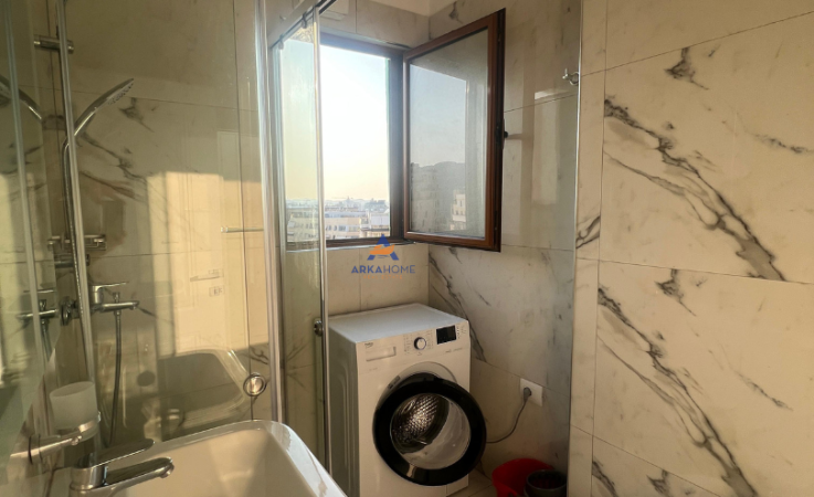 Tirane, jepet me qera garsonier 1+1 Kati 9, 40 m² 500 € (Sheshi Willson)