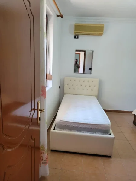 Tirane, jepet me qera Vile 1+1+Ballkon Kati 3, 85 m² 350 € (selite)