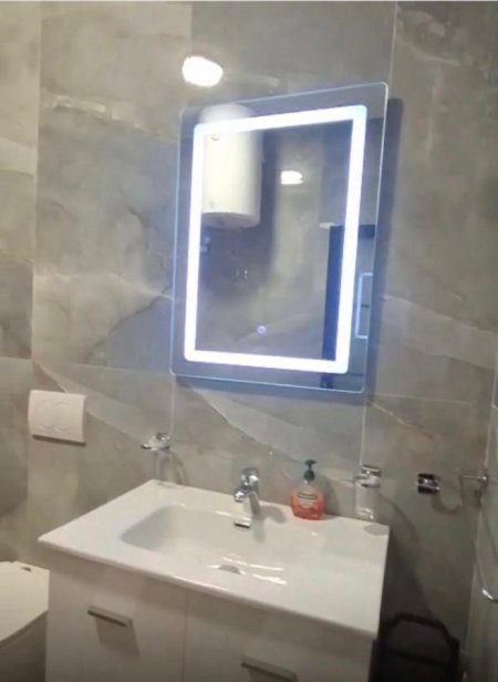 Tirane, jepet me qera apartament 1+1 , 90 m² 650 € (Bulevardi Zogu I)
