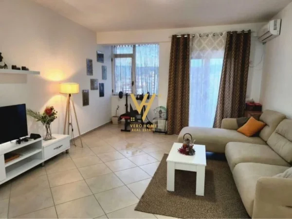 Vlore, shitet apartament 1+1+Ballkon Kati 9, 74 m² 125.000 € (VLORE)