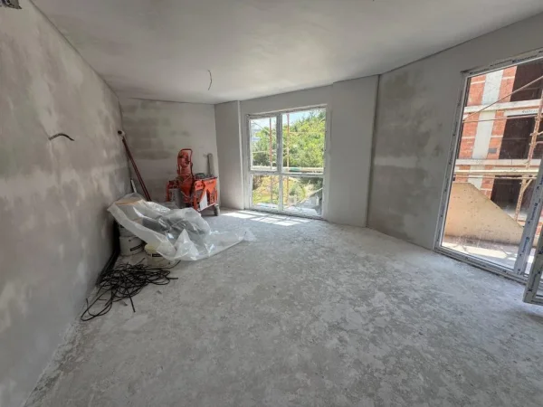 Tirane, shitet apartament 2+1+Ballkon Kati 4, 131 m² 209.000 € (Lake Side Rezidence)